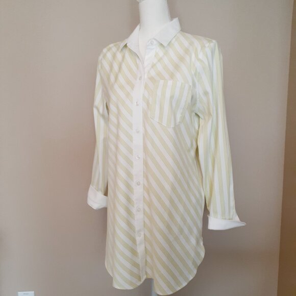 Chico's "No-Iron" Button Down Tunic - Picture 1 of 15